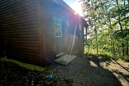 Pet-Friendly Retreat Ideal for a Tranquil Escape in Maine - Greenville, Maine - glamping.directory