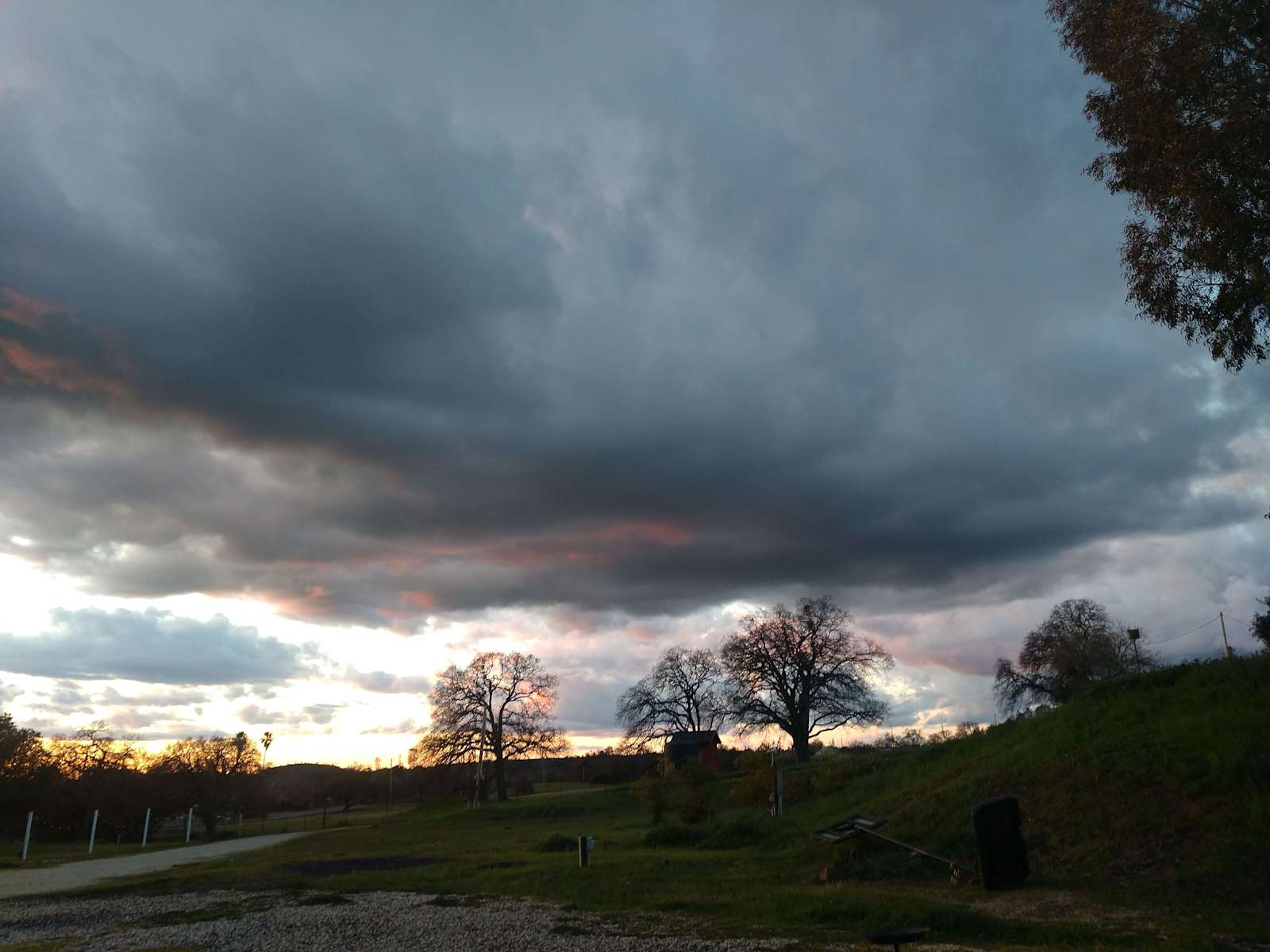 Panoramic Sunsets - Oroville, California - glamping.directory