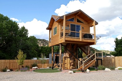 Enchanting Utah Tree House Retreat for a Vacation near Zion National Park - glamping.directory