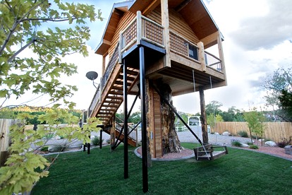 Enchanting Utah Tree House Retreat for a Vacation near Zion National Park - Orderville, Utah - glamping.directory