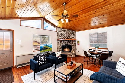 Experience Luxury: Beautiful Modern Cabin in Big Bear Lake - Big Bear Lake, California - glamping.directory