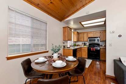 Experience Luxury: Beautiful Modern Cabin in Big Bear Lake - Big Bear Lake, California - glamping.directory