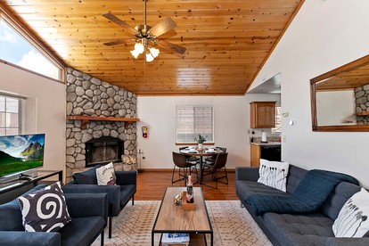 Experience Luxury: Beautiful Modern Cabin in Big Bear Lake - Big Bear Lake, California - glamping.directory