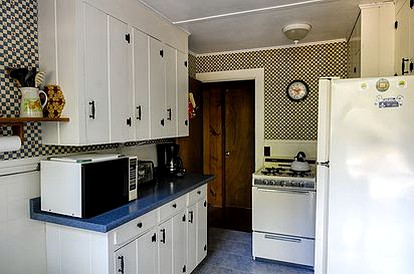 Peaceful Cottage on Lake Winnipesaukee near Gunstock Mountain Resort, New Hampshire - Moultonborough, New Hampshire - glamping.directory