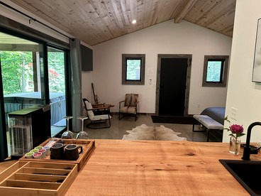 Secluded Romantic Cabin in the Heart of Ohio's Grand River Valley near Madison, Ohio - Madison, Ohio - glamping.directory