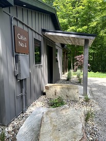 Secluded Romantic Cabin in the Heart of Ohio's Grand River Valley near Madison, Ohio - Madison, Ohio - glamping.directory