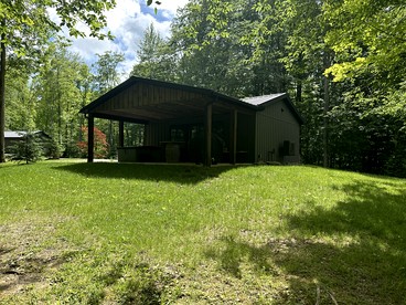 Secluded Romantic Cabin in the Heart of Ohio's Grand River Valley near Madison, Ohio - glamping.directory