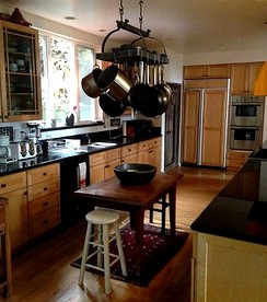 Spacious, Upscale Tree House in California, 15 Minutes from Golden Gate Bridge - Mill Valley, California - glamping.directory