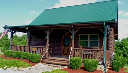 Rustic Log Cabin For a Group Getaway near Lake Cumberland in Kentucky - glamping.directory