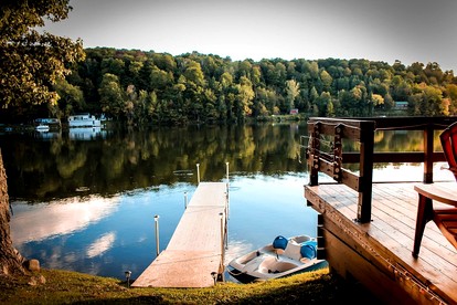 Amazing Lakefront Cabin with All Amenities in Carthage, Fort Drum - Fort Drum, New York - glamping.directory