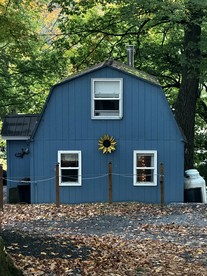 Amazing Lakefront Cabin with All Amenities in Carthage, Fort Drum - Fort Drum, New York - glamping.directory
