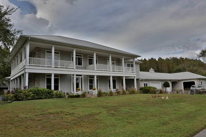 Luxurious Villa Rental with Pool and Hot Tub near Tampa, Florida - glamping.directory