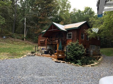 Secluded Cabin Close to the Shenandoah River in Shenandoah, Virginia - Shenandoah , Virginia - glamping.directory