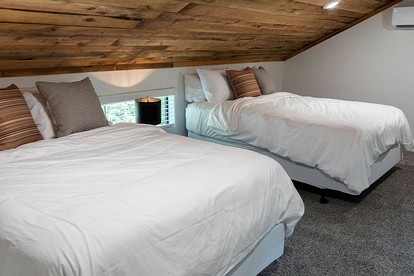 Spacious Cozy Cabin with Back Porch in Livingston, Texas - Livingston, Texas - glamping.directory