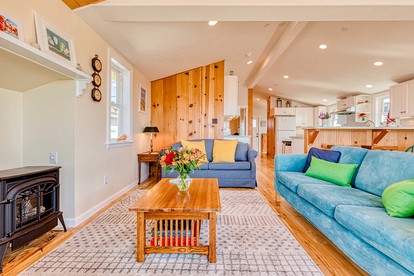 Cozy Dillon Beach Cottage Perfect for Vacations in California - Dillon Beach, California - glamping.directory
