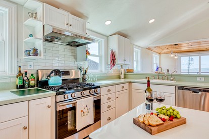 Cozy Dillon Beach Cottage Perfect for Vacations in California - Dillon Beach, California - glamping.directory