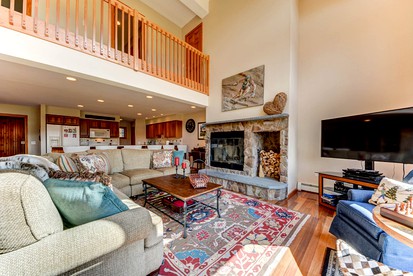 Bretton Woods Vacation Rental near Mt Washington - Carroll, New Hampshire - glamping.directory