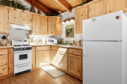 Beautiful Cozy Cabin in Big Bear for an Amazing Getaway in Nature in California - Big Bear Lake, California - glamping.directory