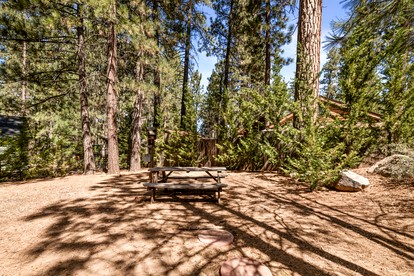 Beautiful Cozy Cabin in Big Bear for an Amazing Getaway in Nature in California - Big Bear Lake, California - glamping.directory