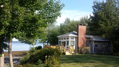 Romantic Luxury Cottage on the Shore of Frenchman’s Bay, Maine - Hancock, Maine - glamping.directory