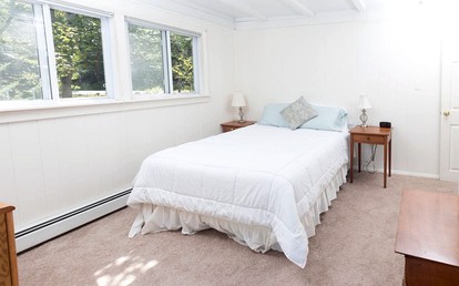 Romantic Luxury Cottage on the Shore of Frenchman’s Bay, Maine - Hancock, Maine - glamping.directory