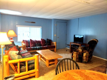 Rustic Big Bear Pet-Friendly Cabin Rental for Family Glamping in California - Big Bar, California - glamping.directory
