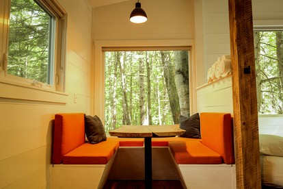 Beautiful Cabin with Modern Indoor Space and Fire Pit in Freeport, Maine - Freeport, Maine - glamping.directory