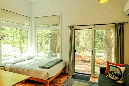 Beautiful Cabin with Modern Indoor Space and Fire Pit in Freeport, Maine - Freeport, Maine - glamping.directory