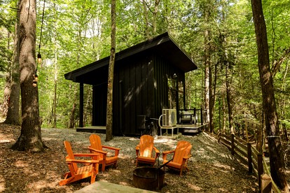 Beautiful Cabin with Modern Indoor Space and Fire Pit in Freeport, Maine - Freeport, Maine - glamping.directory