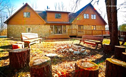 Stately Luxury Vacation Rental with a Private Hot Tub near Brown County State Park, Indiana - glamping.directory