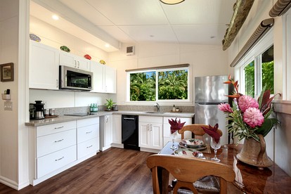 Modern Cottage Suited for Couples on the Island of Kauai, Hawaii - Kapaa, Hawaii - glamping.directory