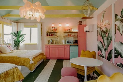 Incomparable Charm: Find Your Peaceful Haven in Tracy City's Most Unique Cabin - Tracy City, Tennessee - glamping.directory