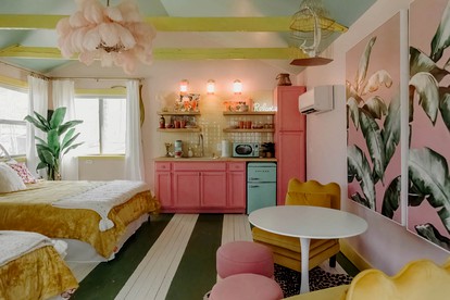 Incomparable Charm: Find Your Peaceful Haven in Tracy City's Most Unique Cabin - Tracy City, Tennessee - glamping.directory