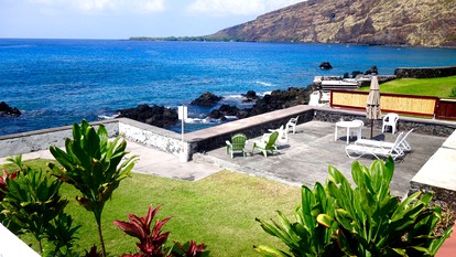 Cozy Cottage Rental with Lovely Ocean Views in Captain Cook, Big Island, Hawaii - Captain Cook, Hawaii - glamping.directory