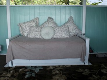 Cozy Cottage Rental with Lovely Ocean Views in Captain Cook, Big Island, Hawaii - Captain Cook, Hawaii - glamping.directory