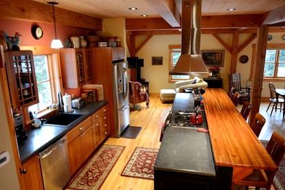 Spacious Family-Friendly Luxury Cabin for Rent with Hot Tub near Stowe, Vermont - Morristown, Vermont - glamping.directory