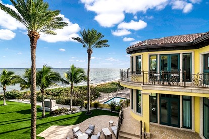 Incredible Luxurious Mansion with Amazing Amenities and Stunning Sea Views in Pompano Beach, Florida - glamping.directory