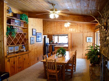 Picturesque Cottage for a Riverside Retreat near Big Sky, Montana - Gallatin Gateway, Montana - glamping.directory