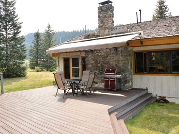 Picturesque Cottage for a Riverside Retreat near Big Sky, Montana - Gallatin Gateway, Montana - glamping.directory