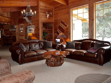 Picturesque Cottage for a Riverside Retreat near Big Sky, Montana - Gallatin Gateway, Montana - glamping.directory