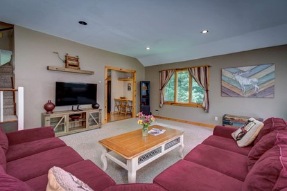 Enchanting Vermont Cabin Retreat with Hot Tub and Firelit Evenings near Magic Mountain - Londonderry, Vermont - glamping.directory