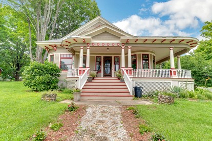 Family-Friendly Rental with Pool Table and Mountain Views in NY - glamping.directory