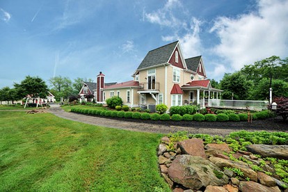 Family-Friendly Accommodation for a Getaway to Ellwood City, Pennsylvania - Ellwood, Pennsylvania - glamping.directory