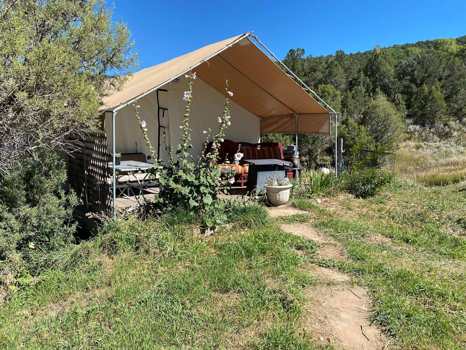 Cedar Ridge Ranch - Mulford, Colorado - glamping.directory