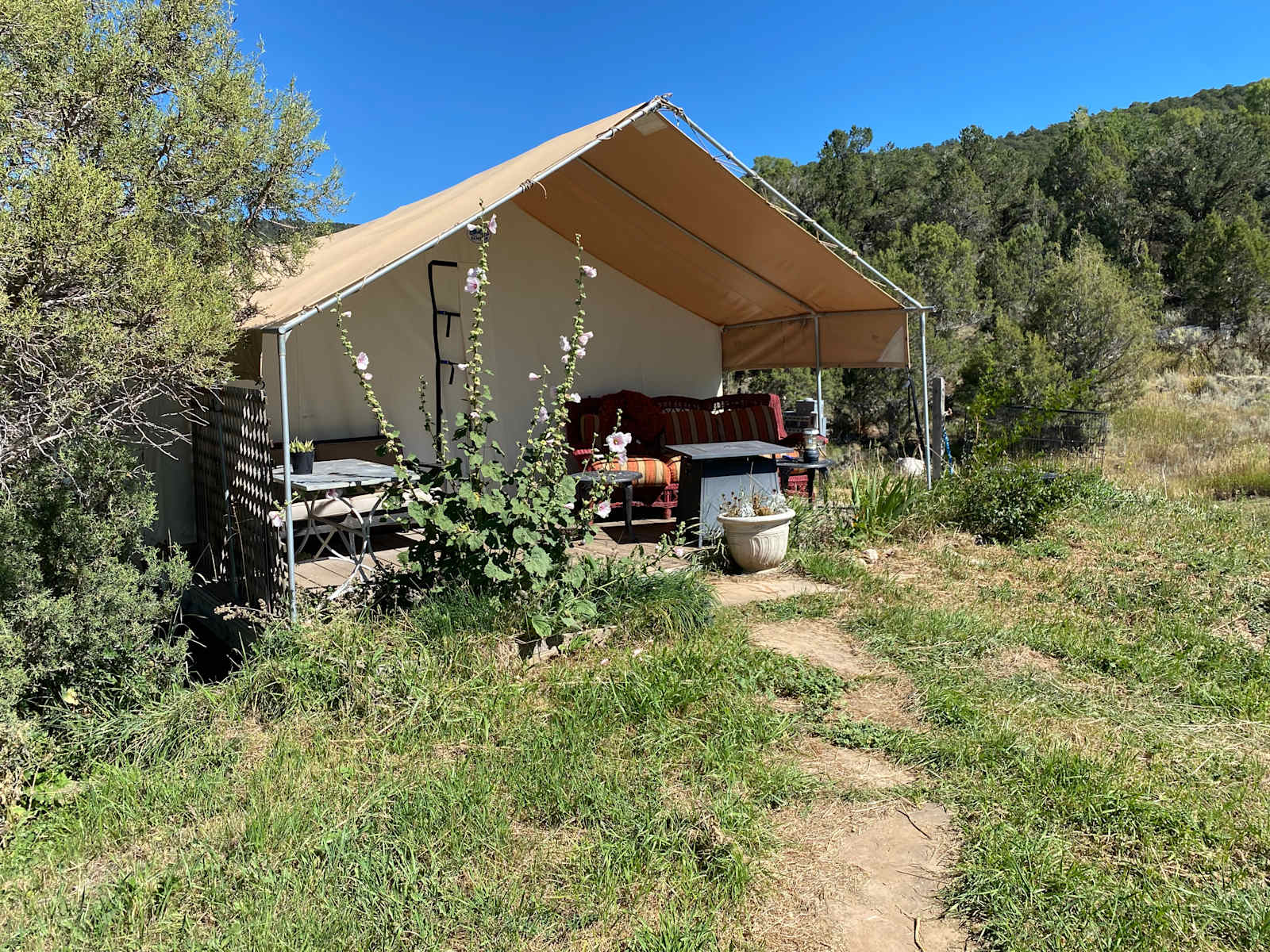 Cedar Ridge Ranch - Mulford, Colorado - glamping.directory