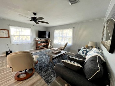 Charming Waterfront Cottage with Private Dock near Little Gasparilla Island, Florida - Placida, Florida - glamping.directory