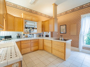 Grand Historic Villa Rental in the Heart of Oregon Wine Country - Dayton, Oregon - glamping.directory