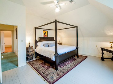 Grand Historic Villa Rental in the Heart of Oregon Wine Country - Dayton, Oregon - glamping.directory