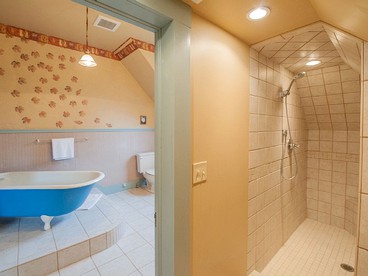 Grand Historic Villa Rental in the Heart of Oregon Wine Country - Dayton, Oregon - glamping.directory