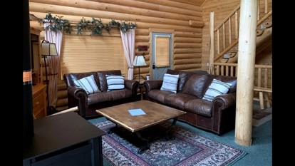 Outstanding Cabin with Hot-tub in Island Park, Idaho - Island Park, Idaho - glamping.directory